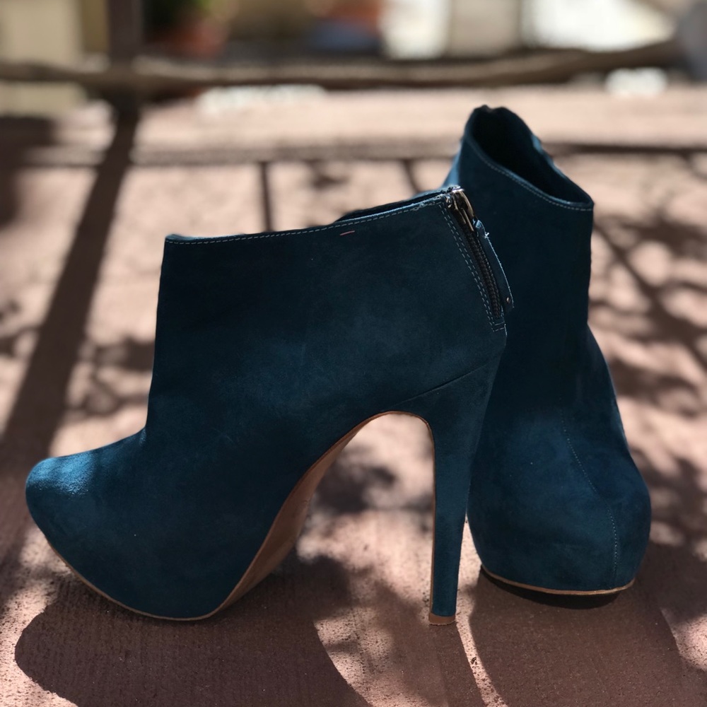 Shoes - Picture 2 of 2